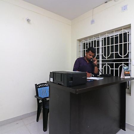 Oyo Hotel Ayush Palace Каттак Экстерьер фото